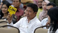 Dari 37 barang itu, 15 di antaranya diborong pengusaha besi tua di Tangerang, Muhammad Zufri (50).