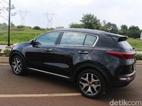 Sensasi Mengendarai SUV Berdesain ala Jet Tempur