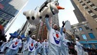 2017 ini, Macys Thanksgiving Day Parade mencapai tahun ke 91. Setiap acara berlangsung, para peserta tidak jarang menggunakan pakaian yang senada (Reuters)