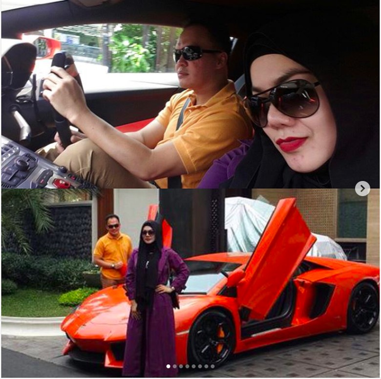Sarita dan Harris sama-sama penggila mobil mewah. Foto: Screnshot Instagram Sarita Sarita dan Harris sama-sama penggila mobil mewah. Foto: Screnshot Instagram Sarita