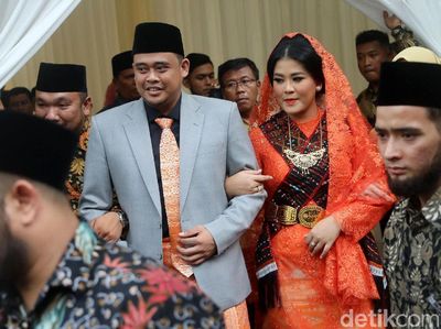 Melihat Lagi Momen Berkesan di Pesta Adat Kahiyang-Bobby