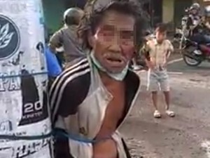 Beredar Video Seorang Kakek Diduga Gangguan Jiwa Diikat di Tiang