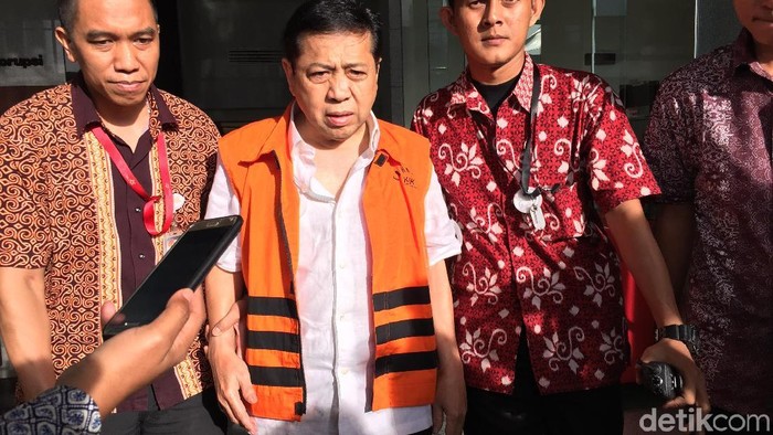 Diperiksa 3 Jam di KPK, Setya Novanto Ditanya soal Tersangka Lain