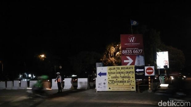 Macet, Lalin Bekasi Arah Jakarta Dialihkan ke Tol Becakayu