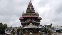 Desain utama gereja itu terinspirasi dari arsitektur Indo-Mogul sekaligus gereja kedua berarsitektur serupa setelah di India Selatan.