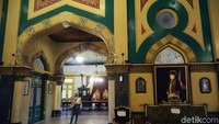Istana Maimun adalah istana Kesultanan Deli yang merupakan salah satu ikon kota Medan, Sumatera Utara.