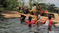 Sumber mata air Campaka menjadi obyek wisata baru di Kabupaten Bandung. Lokasinya tersembunyi di bawah kaki Gunung Kasur (Wisma Putra/detikTravel)