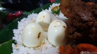 Ini 7 Makanan Dalam Sajian Mangupa Kahiyang-Bobby