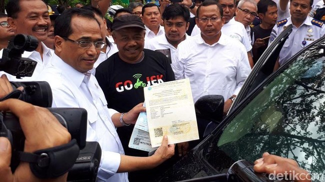 Taksi Online Dilarang Tambah Sopir Baru