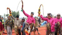 Ganjar juga pernah berkunjung ke Temanggung dalam suatu acara. Di sana ia malah sempat main kuda lumping  (Dok Pemprov Jateng)