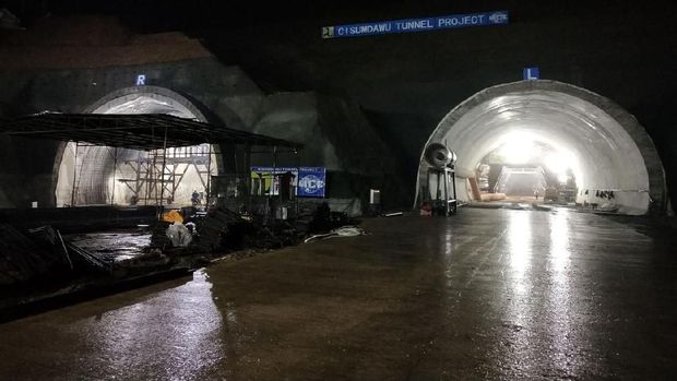 Mengintip Terowongn yang Tembus Gunung Banyumas Hingga Perut Jakarta