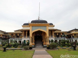 Usai Nonton Kirab Kahiyang-Bobby, Yuk Jalan-Jalan ke Medan