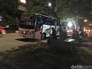Saat Malam, Masih Ada Terminal Bayangan di Latumenten Jakbar