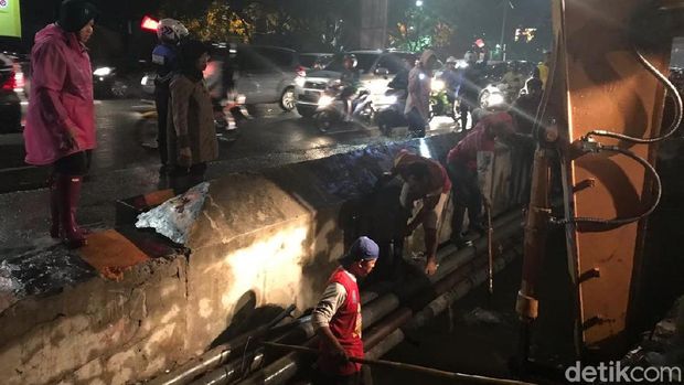 Wali Kota Risma pimpin normalisasi saluran semalam/