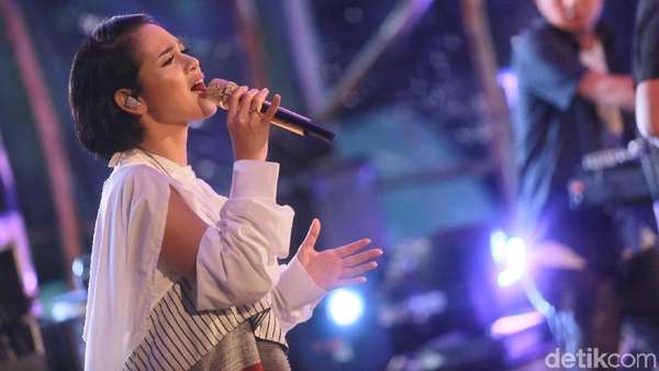 Gaya Andien Isi Kulfest 2017 Gaya Andien Isi Kulfest 2017