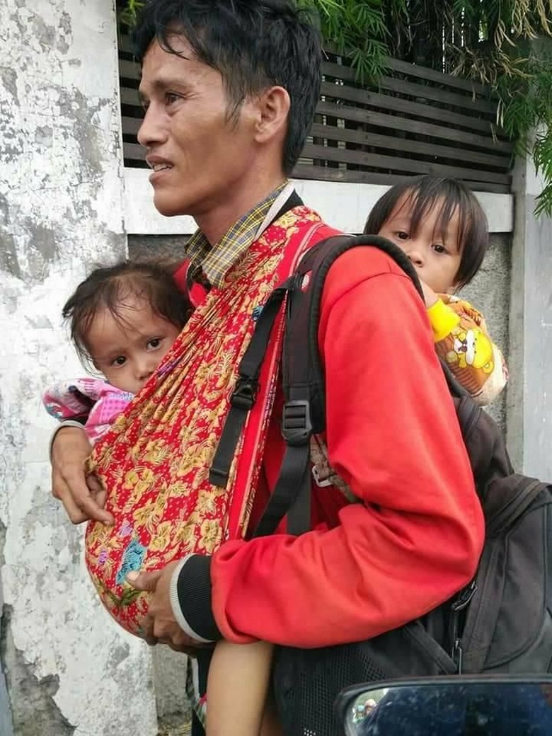 Dinsos DKI Cari Bapak Gendong 2 Anak Yang Fotonya Viral Di Medsos