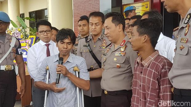  Polda Banten mengembalikan kendaraan yang dicuri kepada pemiliknya di Mapolda Banten, Sabtu (25/11/2017)