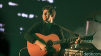 Mereka membawakan sejumlah lagu-lagunya, di antaranya Im Lying to You Cause Im Lost dan Too Late dari album Twelvefour. Foto: The Paper Kites (Palevi/detikHOT)