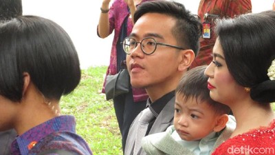 Si Gemas Jan Ethes yang Tak Bisa Lepas dari Selvi