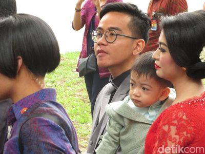Si Gemas Jan Ethes yang Tak Bisa Lepas dari Selvi