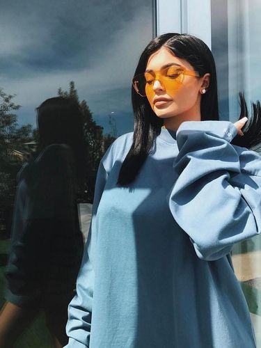 Diduga Hamil Anak Perempuan Kylie Jenner Beli Peralatan Bayi Serba Pink