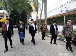 Chairul Tanjung Hadiri Puncak Pesta Adat Kahiyang-Bobby
