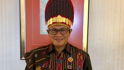 Foto: Seskab Turut Pakai Baju Batak di Resepsi Kahiyang-Bobby