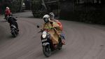 Penampakan Jalan yang Tertutup Hujan Abu Gunung Agung