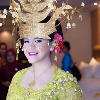 Hari ini, Minggu (26/11/2017) menjadi acara puncak pesta pernikahan Kahiyang Ayu dan Bobby Nasution di Medan. Setelah menjalani pesta adat selama berhari-hari ini, kini Kahiyang dan Bobby akan menjalani resepsi.  Foto: dok. Instagram (Noe_Onhair)