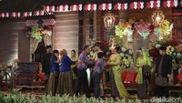 Uya mengaku senang bisa hadir dalam acara tersebut. Foto: Keluarga Uya Kuya (Grandy/detikHOT)