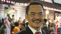 Selama resepsi, terdengar pantun-pantun unik diucapkan oleh MC. MC tersebut adalah Amir Nasution yang punya julukan raja pantun (Foto: Ray Jordan/detikcom)