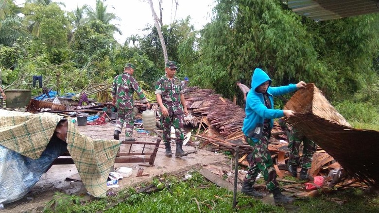 Siswa Korban Puting Beliung di Aceh Utara Diliburkan Siswa Korban Puting Beliung di Aceh Utara Diliburkan
