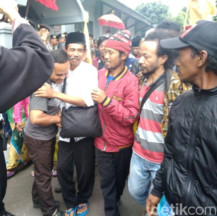 Keluar Penjara, Terpidana Penyerobotan Lahan Disambut Ratusan Petani