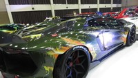 Konsepnya menggabungkan 3 mobil yakni Lamborghini Huracan, Aventador SV, dan Centenario. Seperti speedometer, cat, setir, bagian engine Foto: Ruly Kurniawan