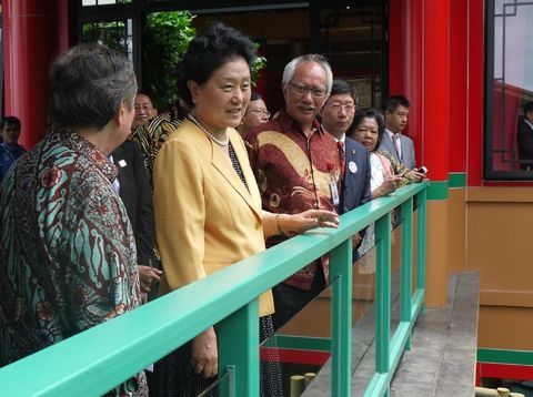 Senangnya Wakil PM China ke Taman Safari Lihat Panda Lebih Gemuk