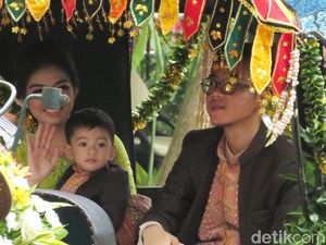 Lucunya Jan Ethes Ikut Sapa Warga Medan Saat Kirab Kahiyang-Bobby