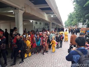 Siswa SD Berbusana Adat akan Sambut Kirab Kahiyang-Bobby di Medan