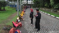 Mereka diberi arahan untuk tetap tertib (Foto: Andhika Prasetia/detikcom)