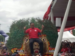 Anies Naik Reog, Sandi: Bro, Hati-hati!