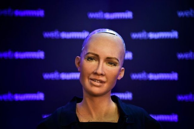 Kecanggihan Sophia, Robot yang Akan Ngobrol dengan Jokowi