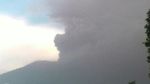 Penampakan Gunung Agung Erupsi Hingga 3.000 Meter