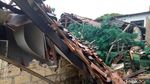 Rusak Parah, Begini Kondisi Rumah yang Tertimpa Tower BTS di Cipayung