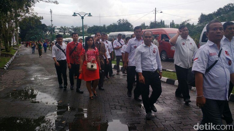 Pesta Bobby-Kahiyang Usai, Ini Kesan Para Relawan Pesta Bobby-Kahiyang Usai, Ini Kesan Para Relawan