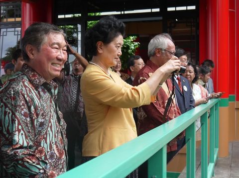 Senangnya Wakil PM China ke Taman Safari Lihat Panda Lebih Gemuk