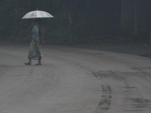 Antisipasi Hujan Abu dari Tangkuban Perahu, Jangan Lupa Pakai Masker