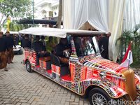Pakai Mobil Ulos, Jokowi Tinggalkan Resepsi Sesi Pertama Kahiyang