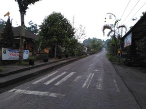 Warga Mengungsi, Dusun di Kaki Gunung Agung Lengang