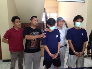 Pelaku Lempar Molotov ke Rumah di Cipayung karena Upah Tak Dibayar