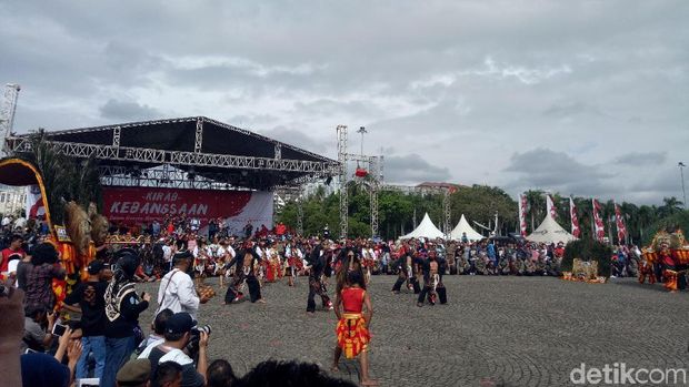 Anies-Sandi hingga M Taufik Hadiri Kirab Kebangsaan di Monas