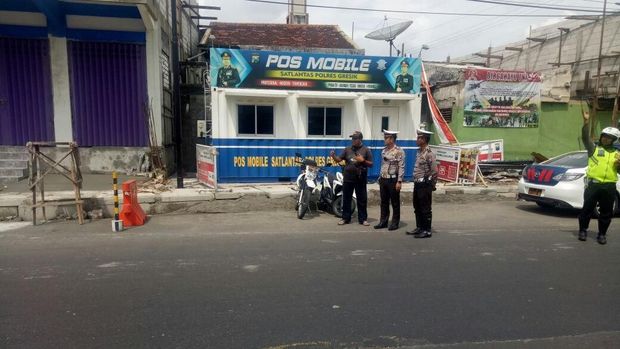 Pelebaran jalan di kawasan Duduk Sampeyan/